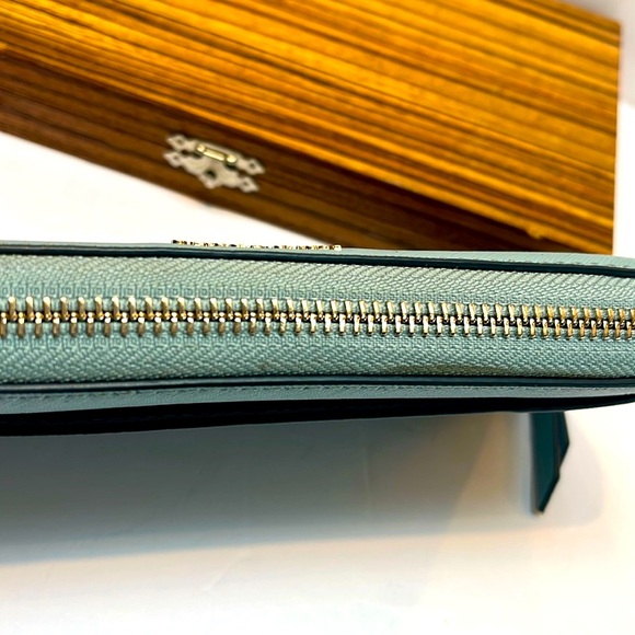 Kate Spade: Cameron Large Continental Wallet - Picture 5 of 9